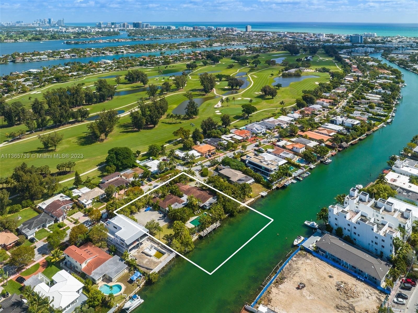 4. Single Family Homes for Sale at Normandy Shores, Miami Beach, Florida 33141
