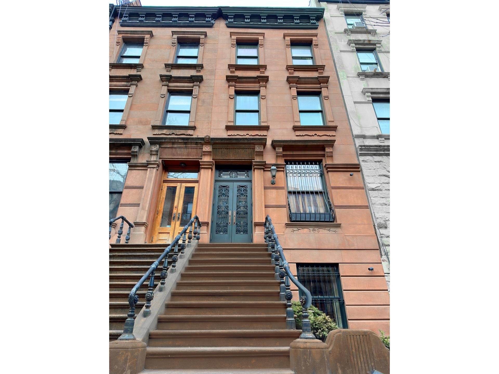 Single Family Townhouse for Sale at 52 W 84TH ST, TOWNHOUSE Upper West Side, New York, New York 10024