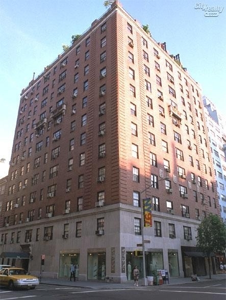 building at 40 East 66th St, Lenox Hill, New York, New York