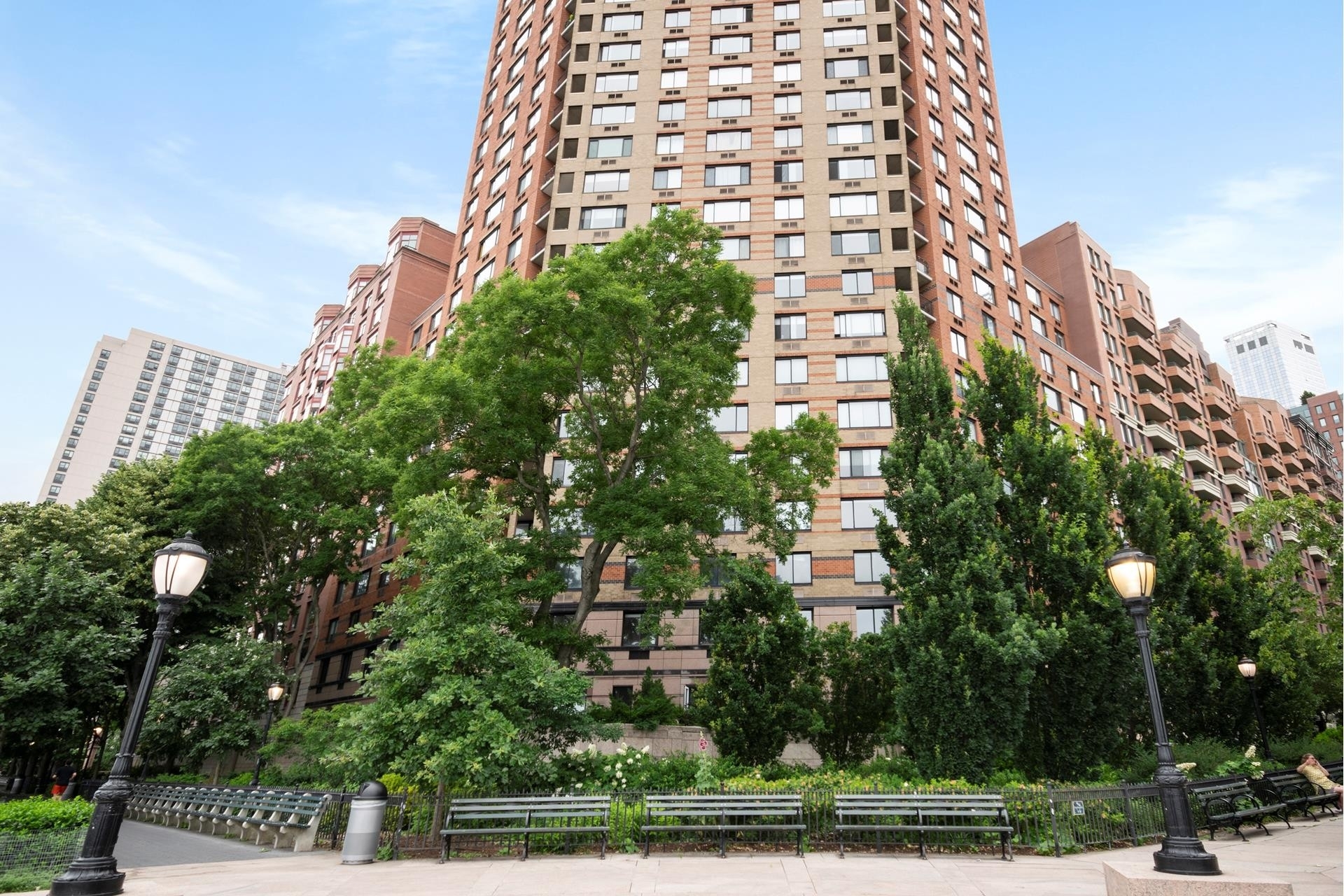 14. Condominiums for Sale at Liberty House, 377 RECTOR PL, 19A Battery Park City, New York, New York 10280