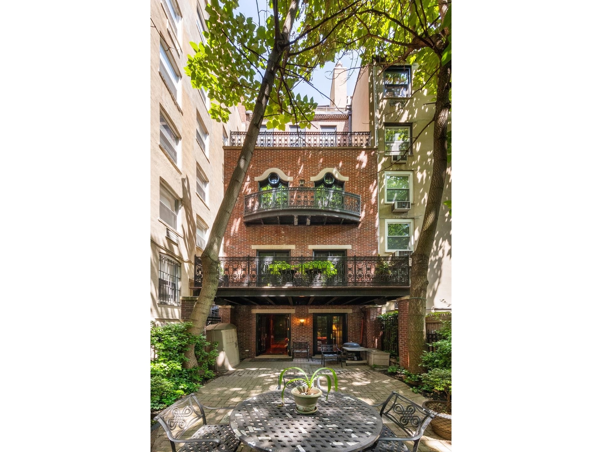 14. Single Family Townhouse for Sale at 144 W 82ND ST, TOWNHOUSE Upper West Side, New York, New York 10024