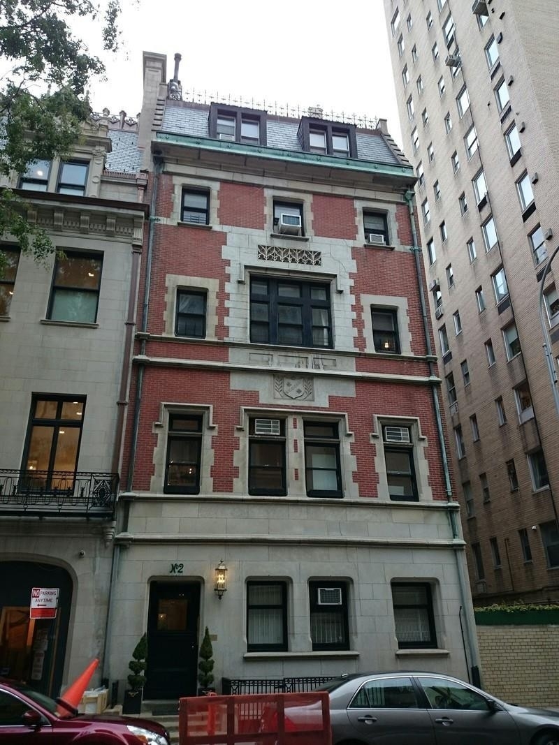 5. Multi Family Townhouse at 2 East 75th St, PH New York