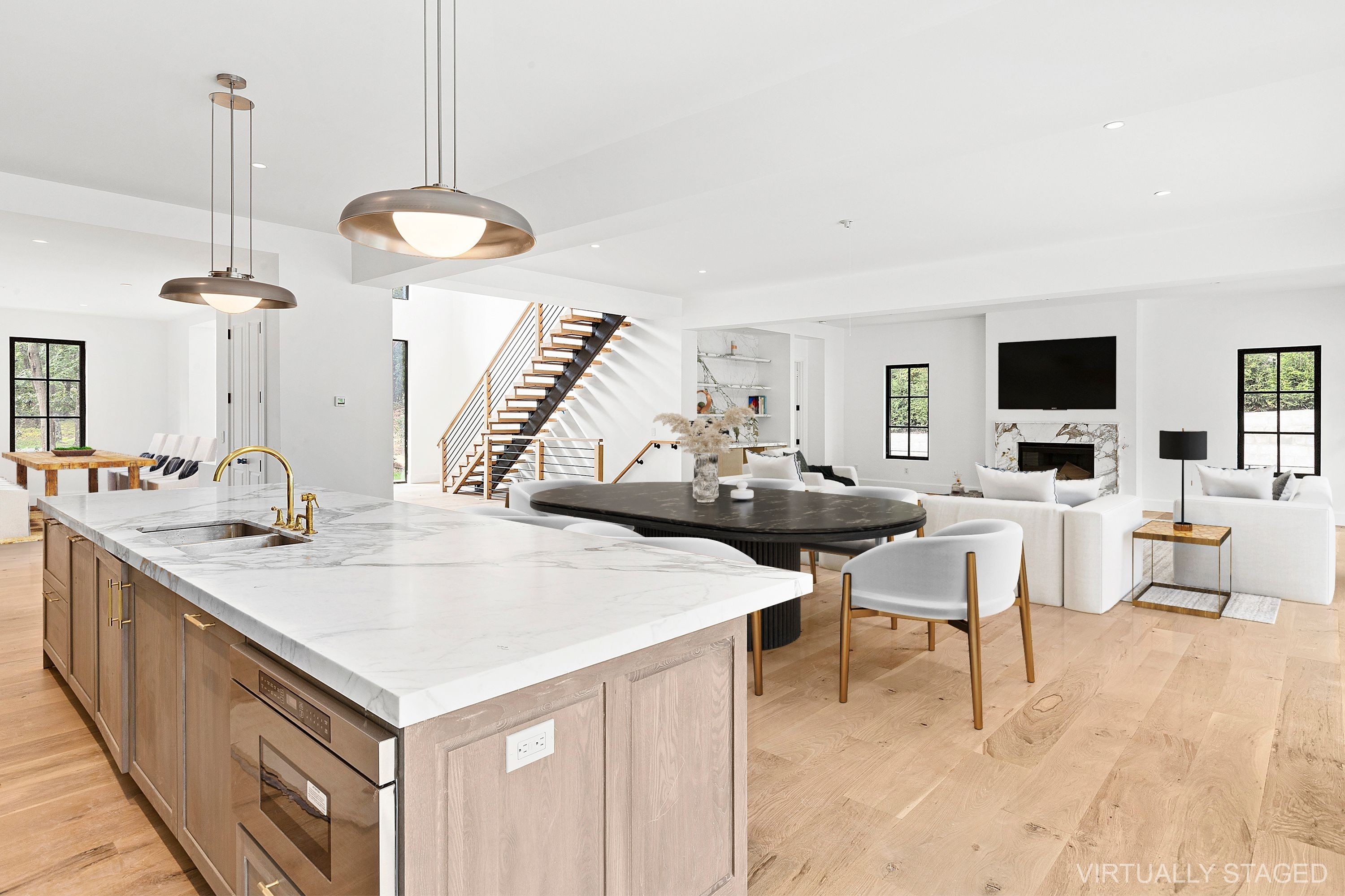 6. Single Family Homes for Sale at Northwest Woods, East Hampton, New York 11937