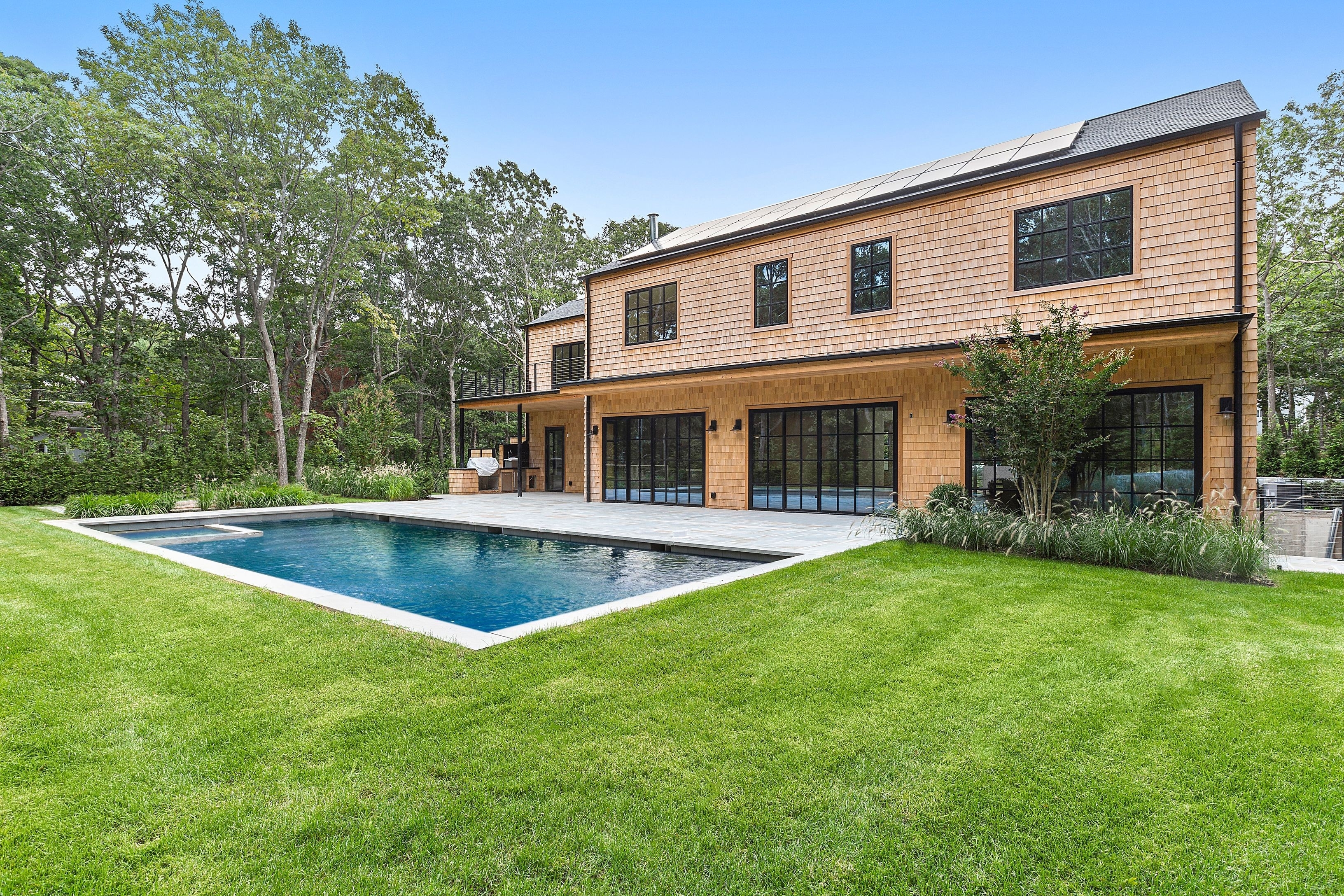 22. Single Family Homes for Sale at Northwest Woods, East Hampton, New York 11937