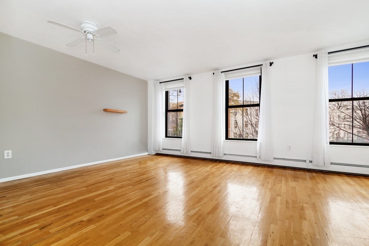 6. Multi Family Townhouse for Sale at 358 CUMBERLAND ST , BUILDING Fort Greene, Brooklyn, New York 11238
