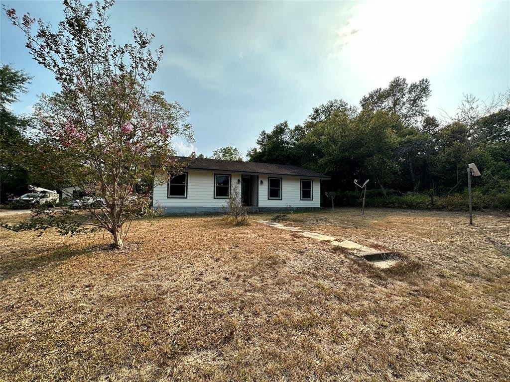 134 County Road 4453 Hillister, TX 77624